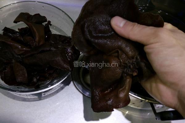 山药木耳鸡汤的做法图解2