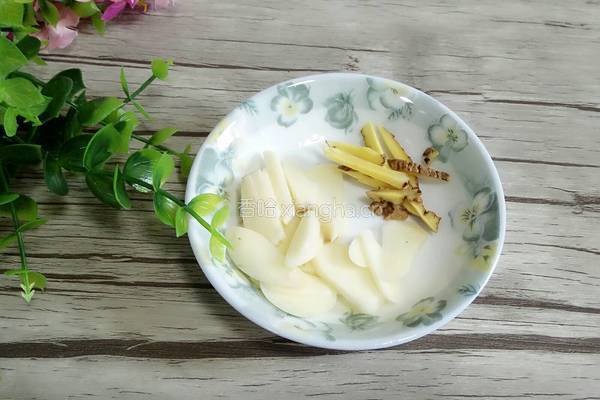 韭黄牛肉丝的做法图解3