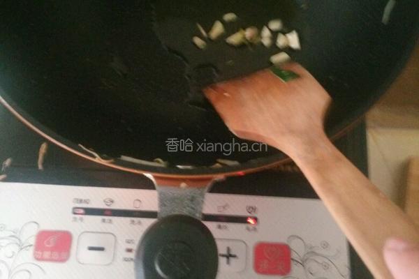 白菜炒馍块的做法图解5