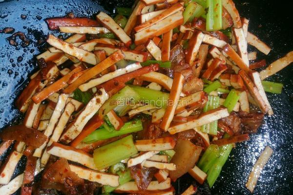 芹菜炒豆干的做法图解10