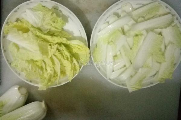 醋溜娃娃菜的做法图解1