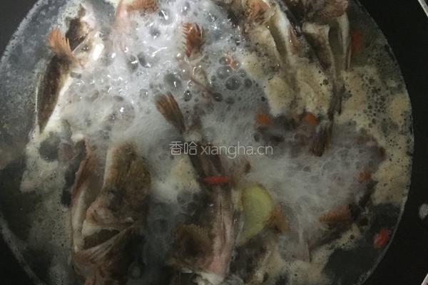 宝宝石斑鱼汤的做法图解5