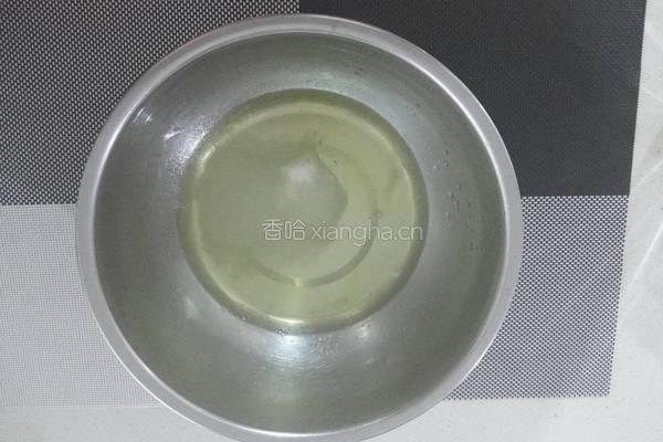 处女作一六寸戚风蛋糕的做法图解3