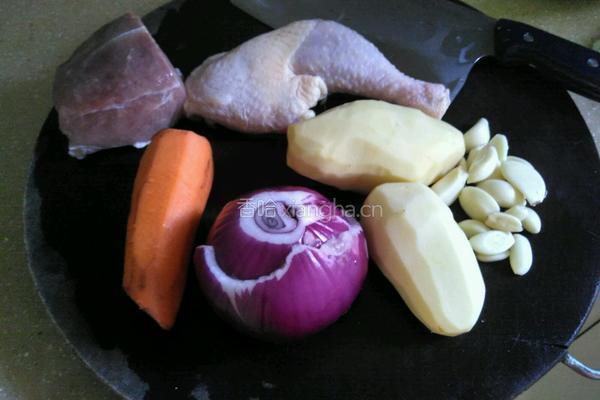 咖喱土豆炖鸡腿的做法图解1