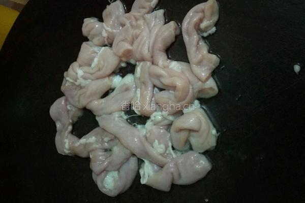 夏枯草粉肠汤（功能性食疗汤）的做法图解2