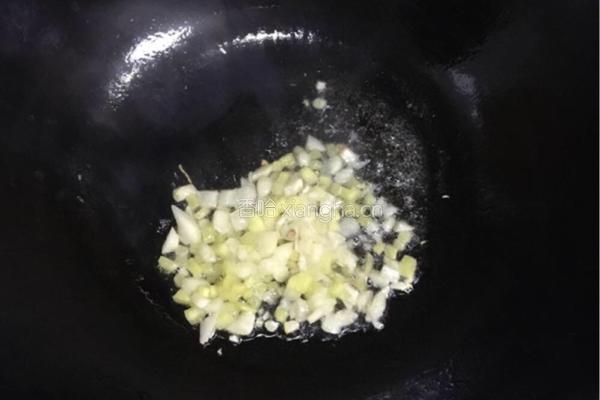 剁椒金针菇大虾的做法图解4