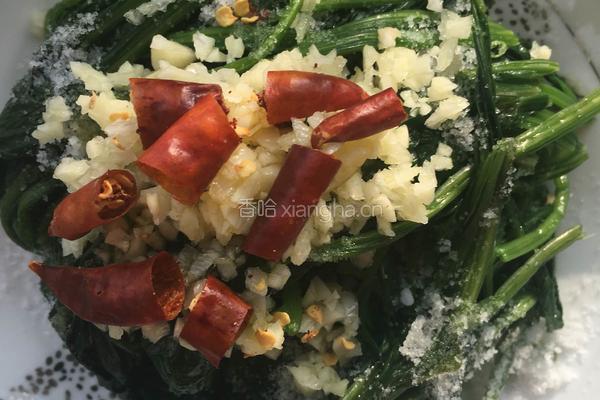 炝拌波菜的做法图解2