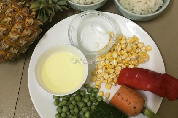 菠萝饭的做法图解1