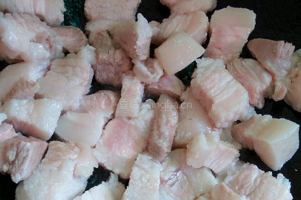 鹧鸪蛋炖五花肉的做法图解4