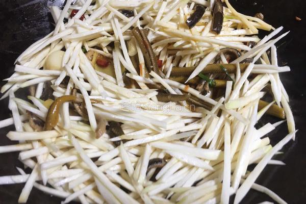 茭白炒鳝丝的做法图解9