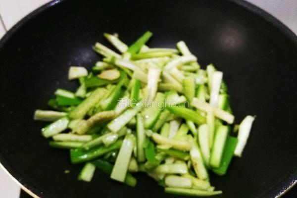 丝瓜炒鸡蛋的做法图解7