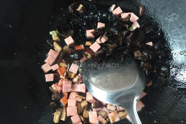 火腿菌菇焖饭的做法图解9