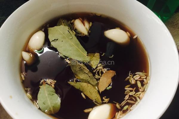 香菇炖带鱼的做法图解1