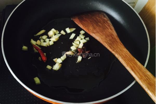 香菇炖带鱼的做法图解2