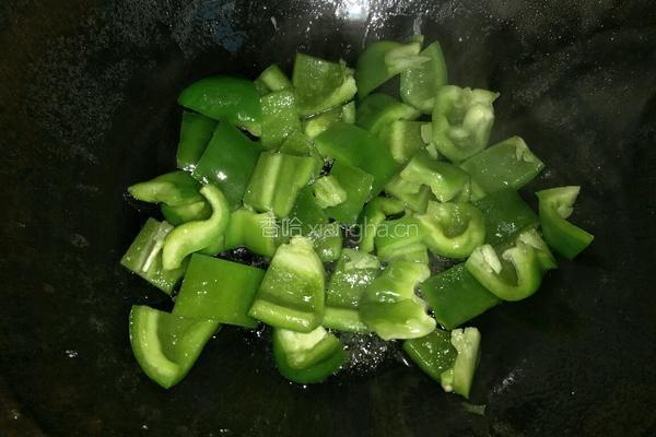 青椒鱼丸的做法图解4