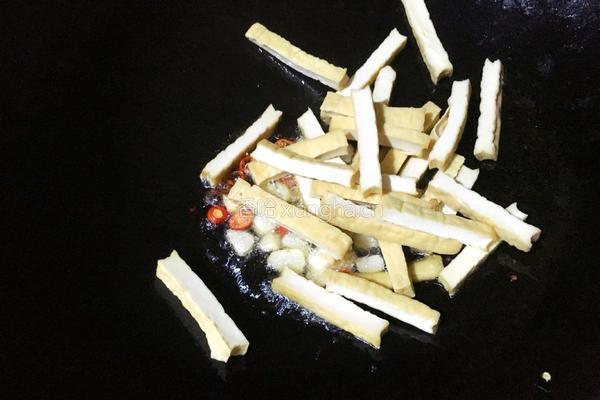 西芹炒豆干的做法图解6