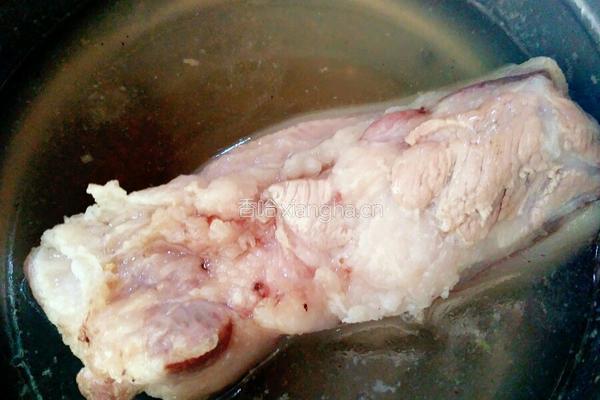 红烧肉炖土豆的做法图解2