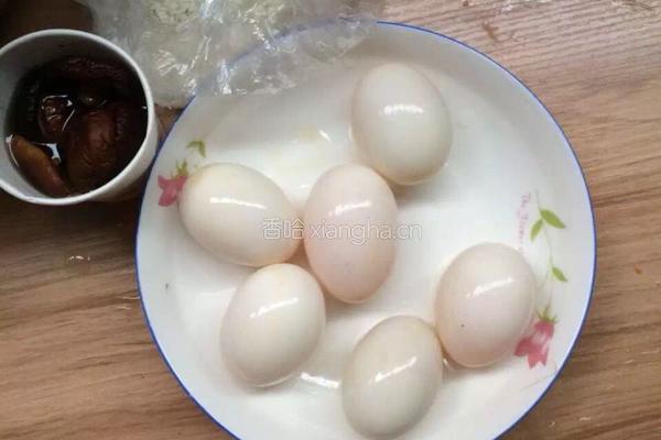 美味的糯米蛋的做法图解1