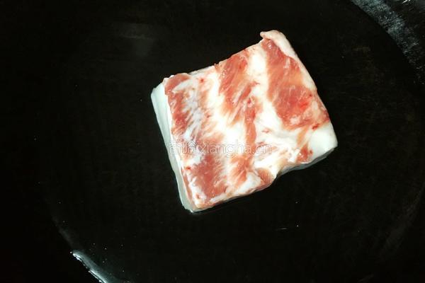 梅菜扣肉的做法图解2