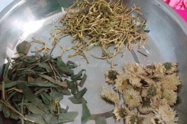 菊花银竹汤的做法图解1