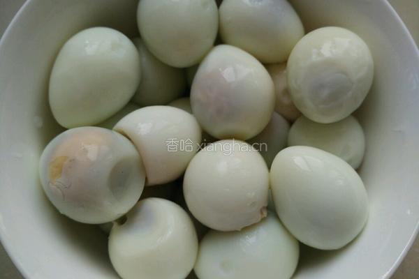 鹌鹑蛋烧白玉菇的做法图解3