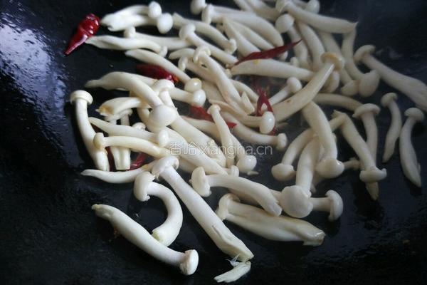 鹌鹑蛋烧白玉菇的做法图解6