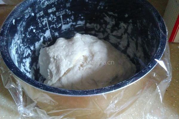 胡萝卜烤肠花卷的做法图解4