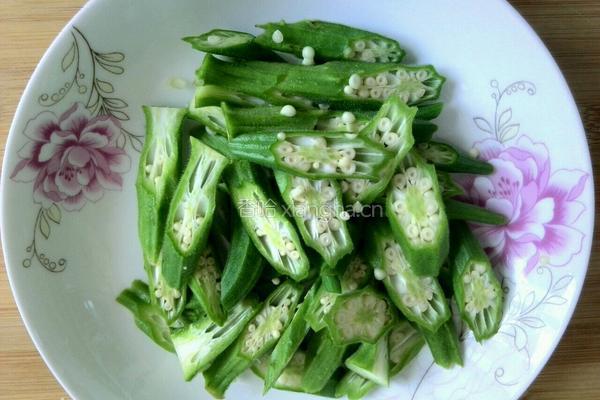 秋葵炒肉的做法图解3