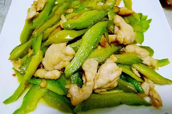 苦瓜炒鸡肉的做法图解7