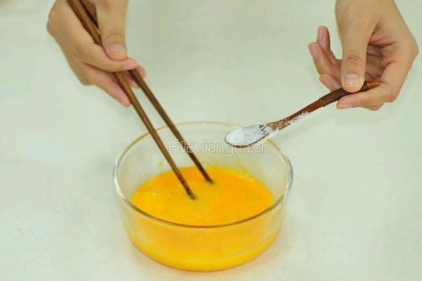 胡萝卜鸡蛋饼的做法图解2