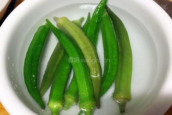白灼秋葵的做法图解2