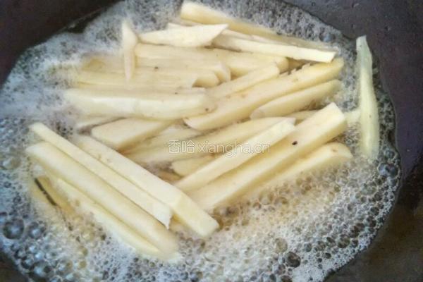 炸土豆条的做法图解4