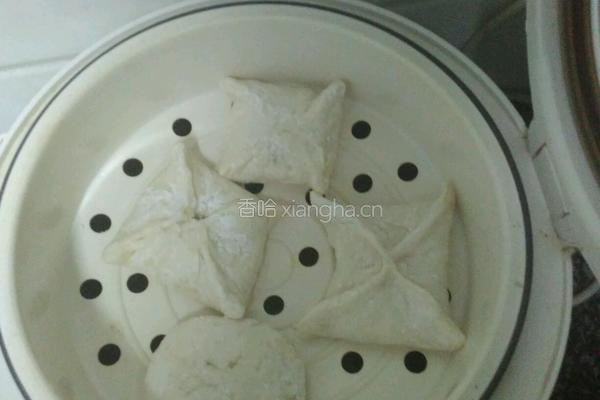 蒸四角糖包的做法图解3
