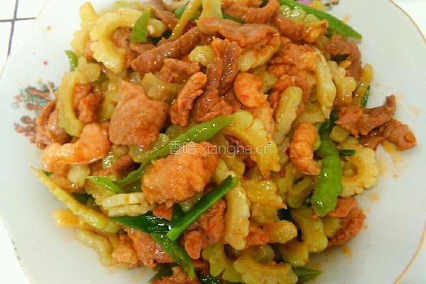苦瓜青椒炒肉的做法图解8