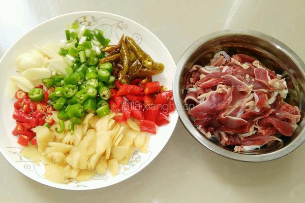 泡辣椒爆鸡胗的做法图解2