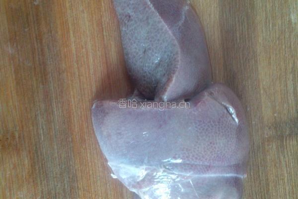 香菜炒猪肝的做法图解1
