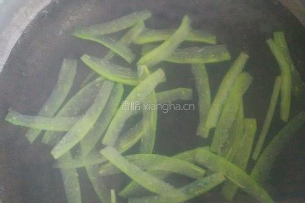 西瓜鸡蛋面的做法图解2