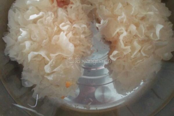 银耳汤的做法图解2