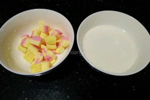 简易牛奶布丁的做法图解1