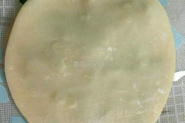 饺子皮新吃法～饺子皮葱油饼的做法图解4