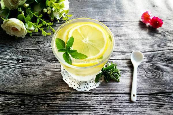 蜂蜜薄荷柠檬水的做法图解7