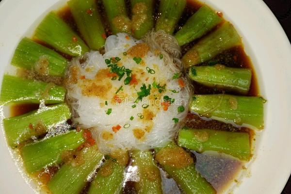 蒜蓉粉丝蒸丝瓜的做法图解3