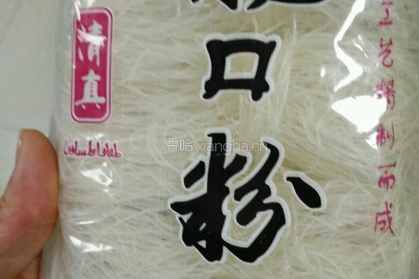蒜蓉粉丝蒸丝瓜的做法图解2