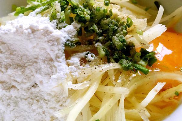 香煎土豆丝蛋饼的做法图解1