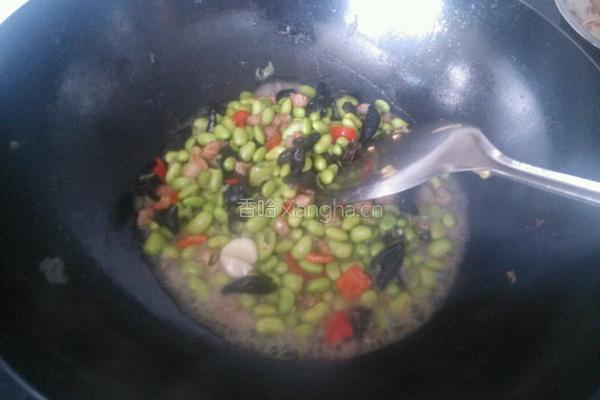 毛豆木耳彩椒肉丁的做法图解5