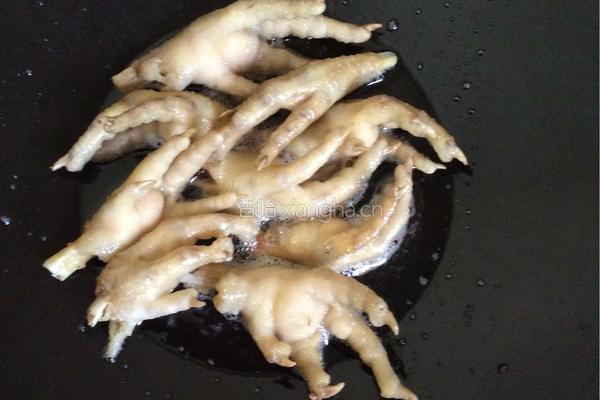 五香卤凤爪的做法图解1