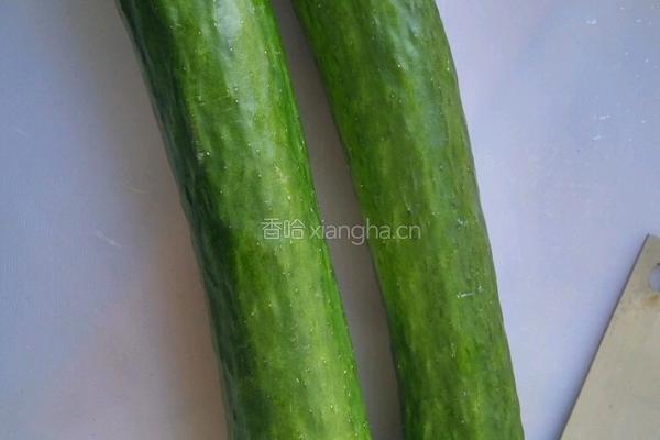 腌黄瓜的做法图解1