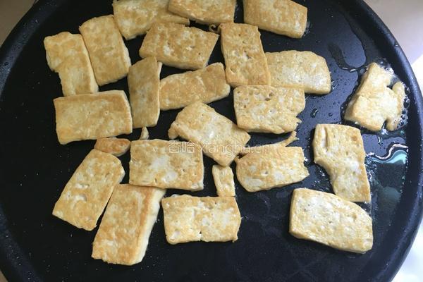 香煎嫩豆腐的做法图解7