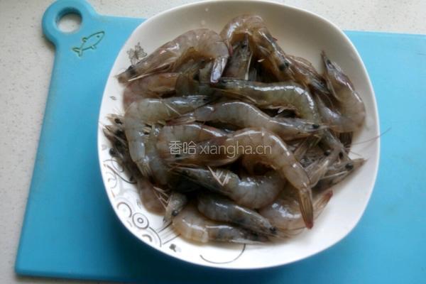 耗油酱香虾的做法图解1