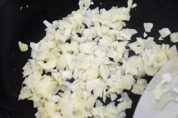 麻香葡萄干海鲜炒饭的做法图解6